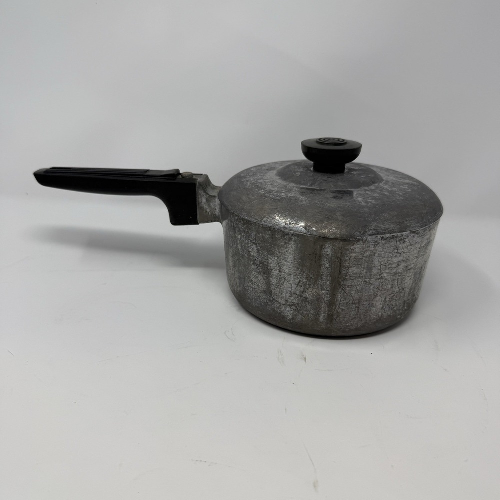 Magnalite Classic Sauce Pan w/Lid 2 Qt Chicago Cutlery 4682 Aluminum Vintage USA